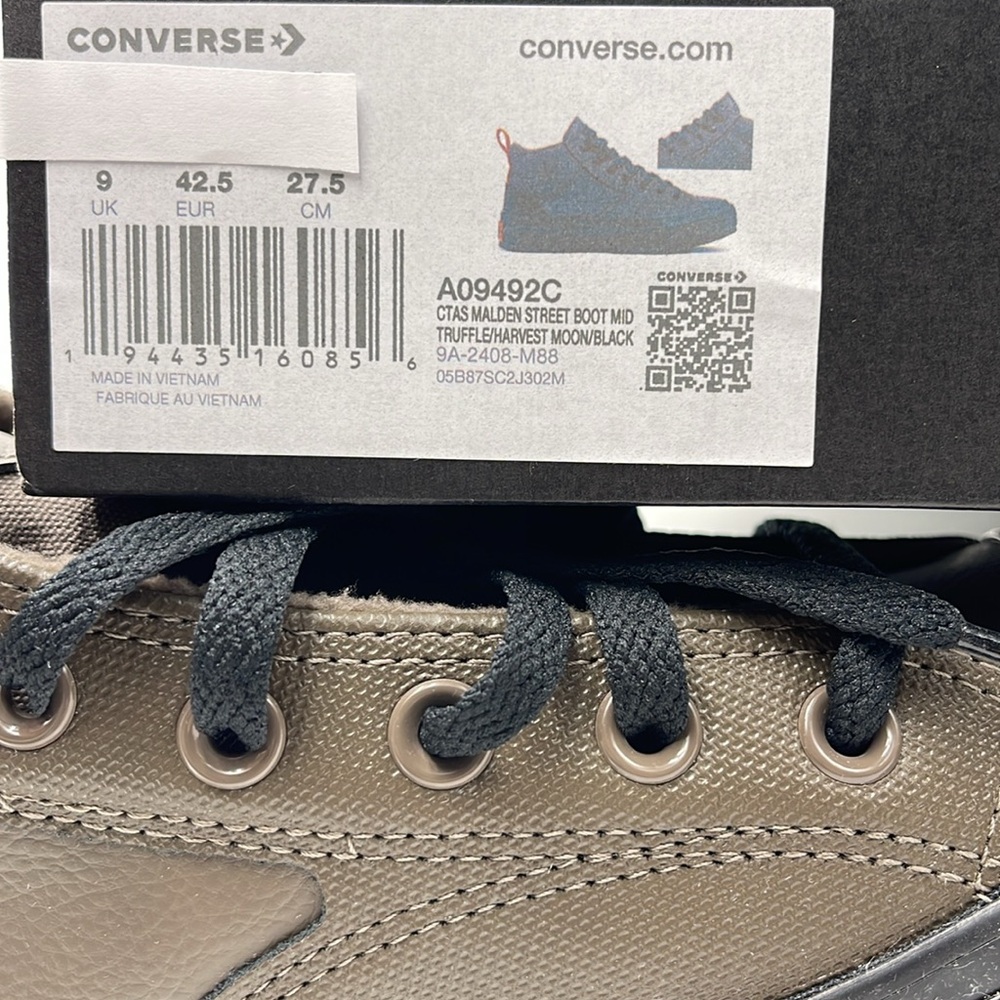 Converse Men’s High-Top Boots in Olive Green and Black with Orange Pull-Tab - Picture 16 of 16